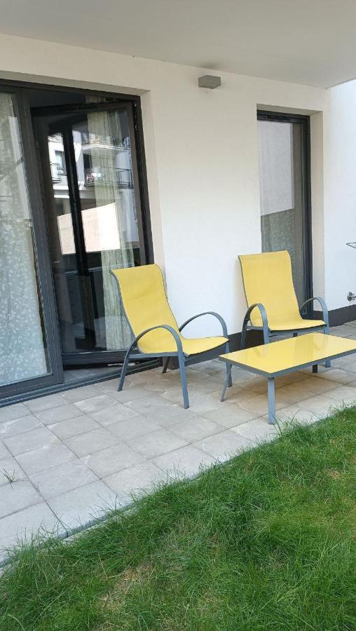 Apartment Z Ogrodkiem Na Warszawskiej Woli Varşova Dış mekan fotoğraf