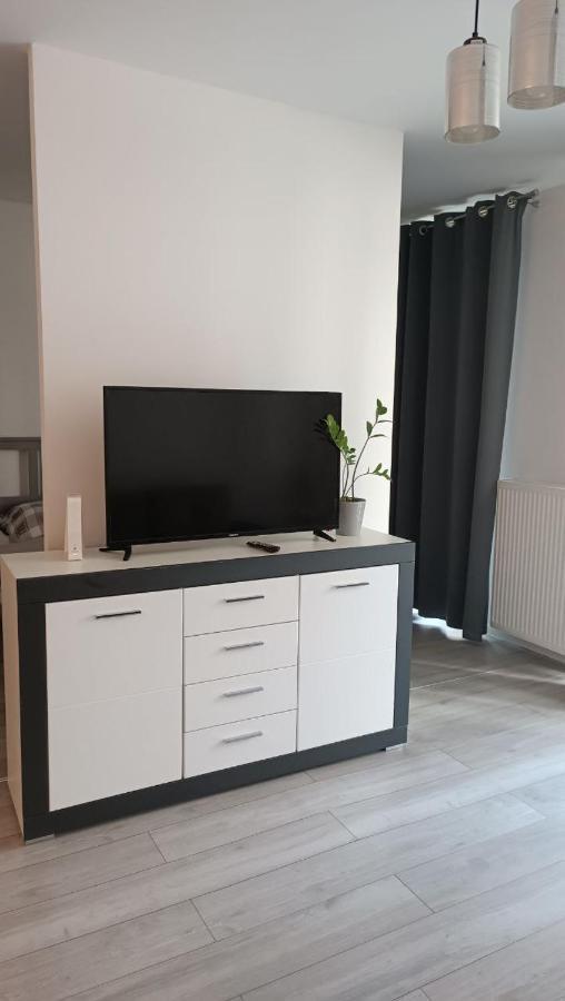 Apartment Z Ogrodkiem Na Warszawskiej Woli Varşova Dış mekan fotoğraf