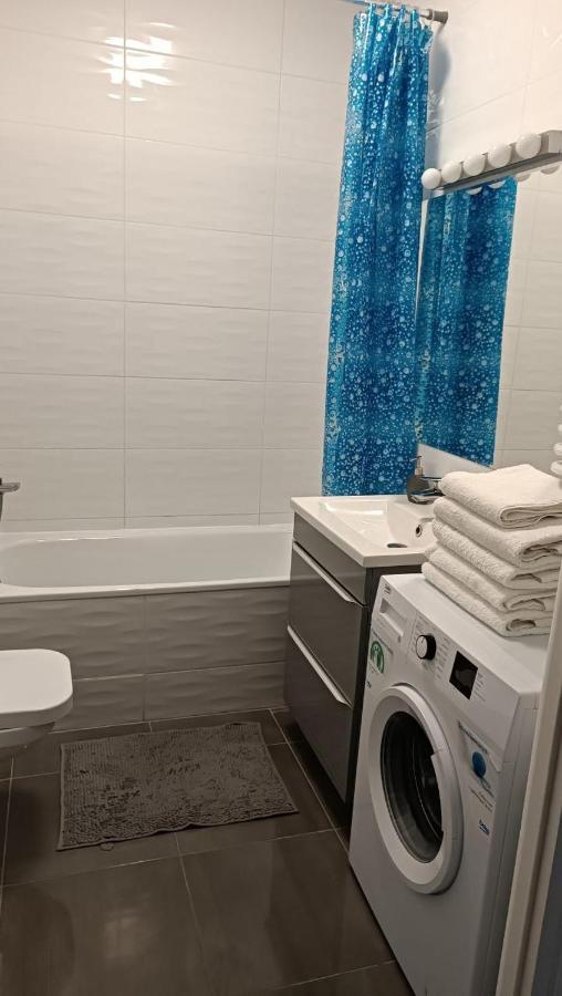 Apartment Z Ogrodkiem Na Warszawskiej Woli Varşova Dış mekan fotoğraf