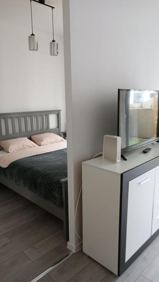 Apartment Z Ogrodkiem Na Warszawskiej Woli Varşova Dış mekan fotoğraf